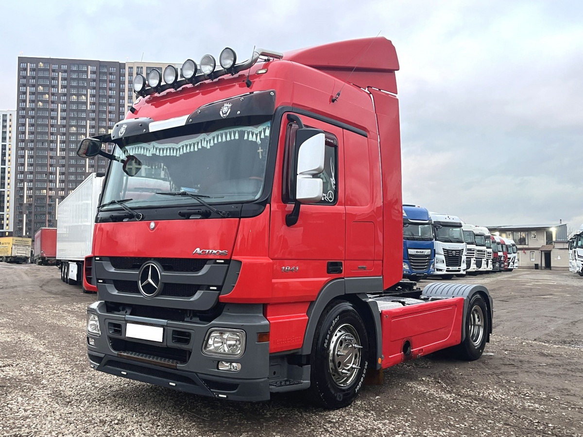 Седельный тягач Mercedes-Benz Actros 1841: Надежный партнер для вашего бизнеса