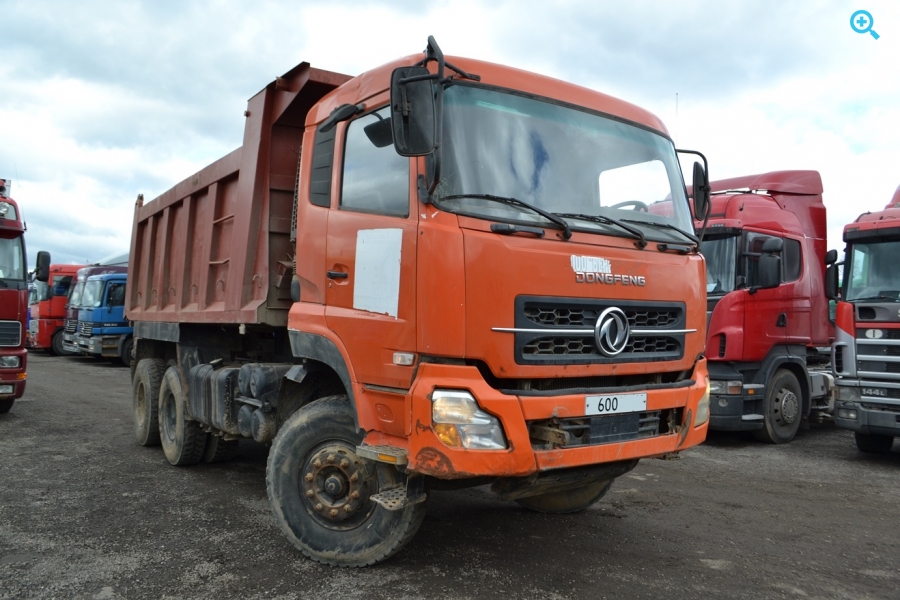 Самосвал донг фенг 8х4. Донг Фенг 3251а. Dongfeng dfl3251a. Dfl3251a. Полноприводный самосвал Донг Фенг.