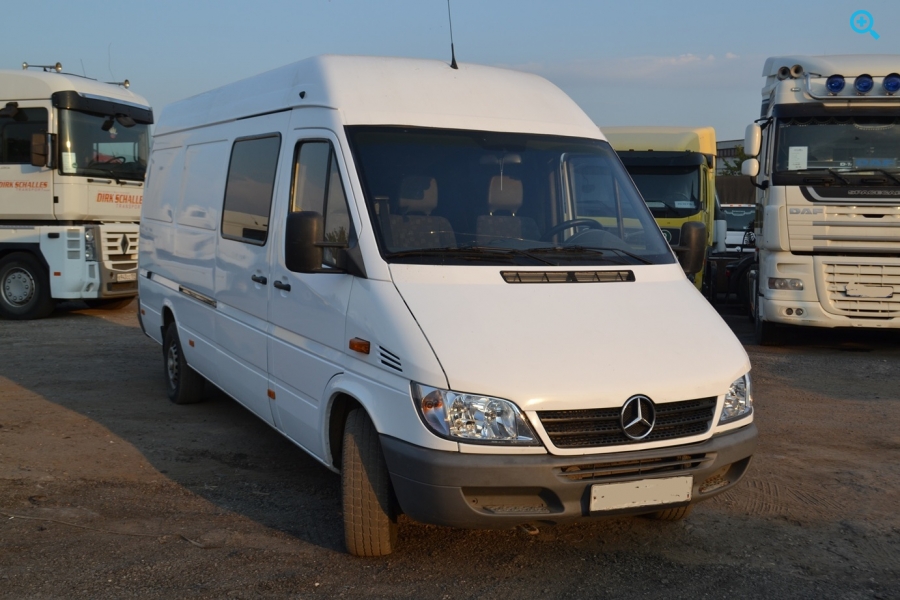 Авто пробегам мерседес спринтер. Mercedes-Benz Sprinter в347рс126. Мерседес Спринтер 5 т. Мерседес Спринтер грузовой. Мерседес Спринтер старый.