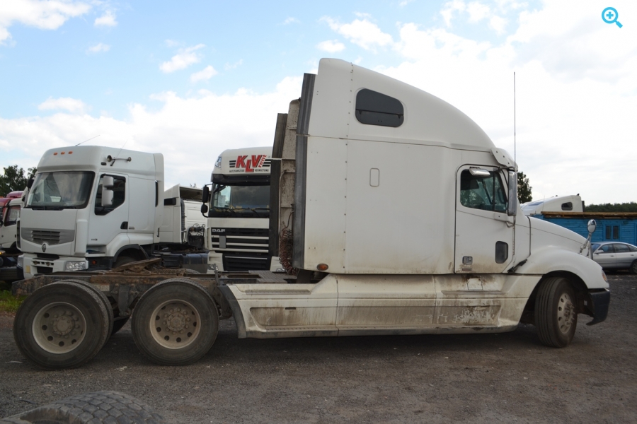 Freightliner Columbia CL120064 ST