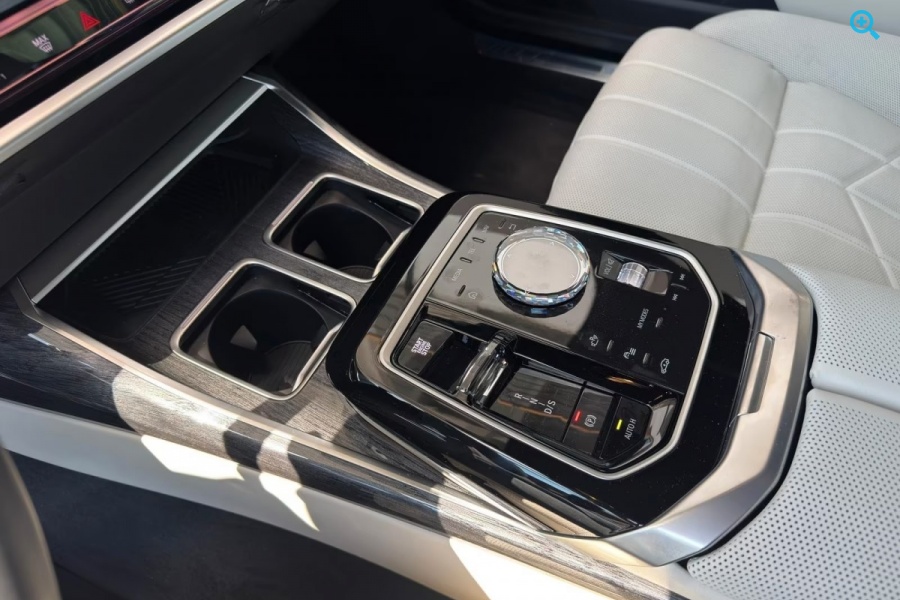 BMW M760