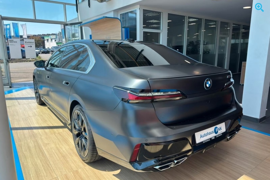 BMW M760