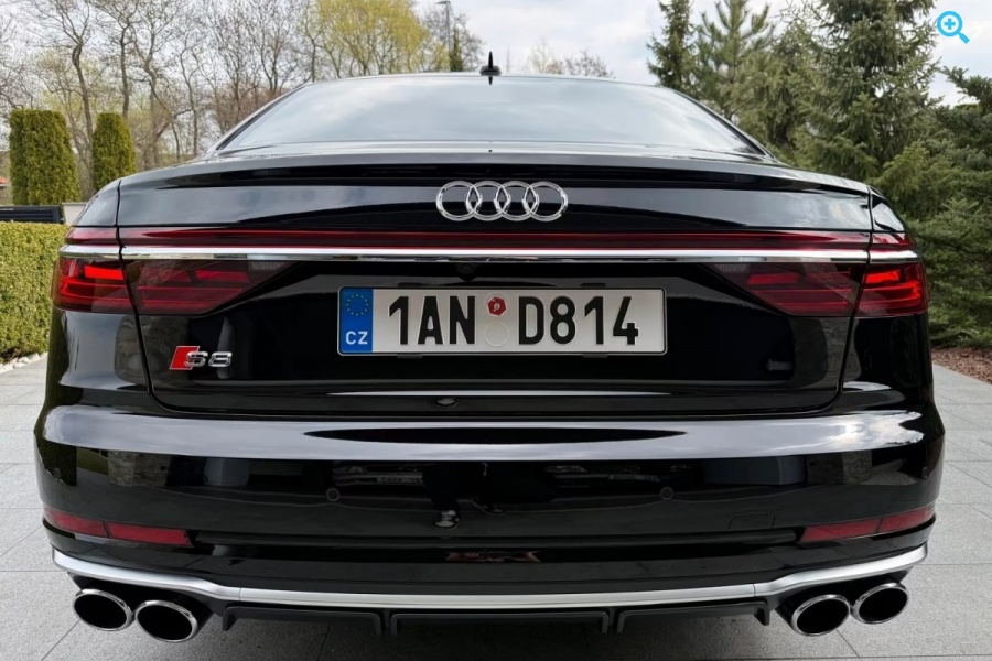 Audi S8