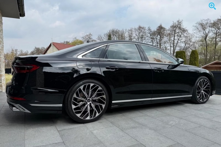 Audi S8