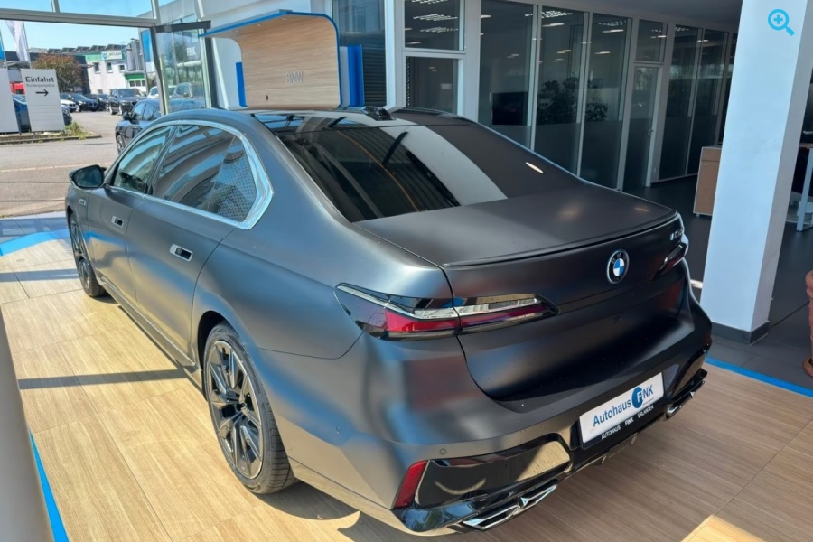 BMW M760