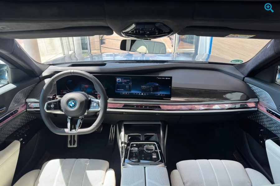 BMW M760