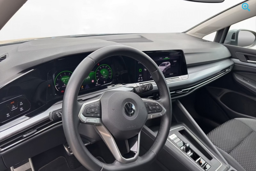 Volkswagen Golf VIII 1.5 eTSI DSG ACTIVE