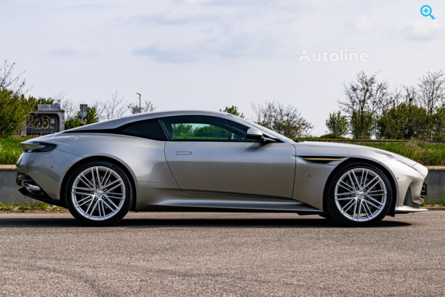 Aston Martin DB12