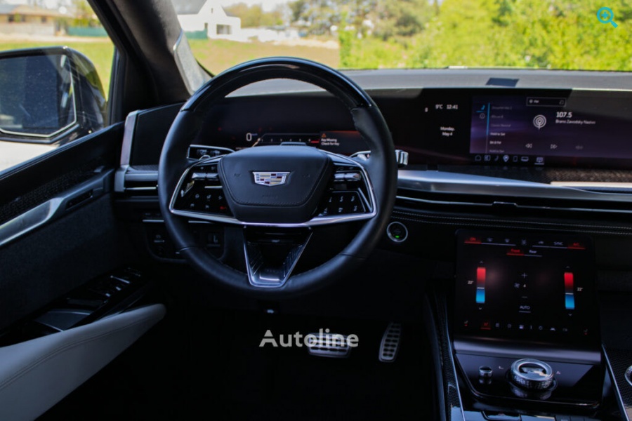 Cadillac Escalade-V 6.2 AT