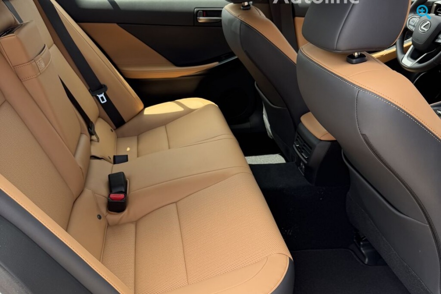 Lexus IS