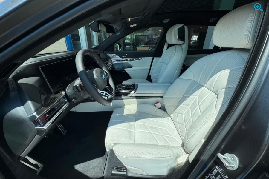 BMW M760