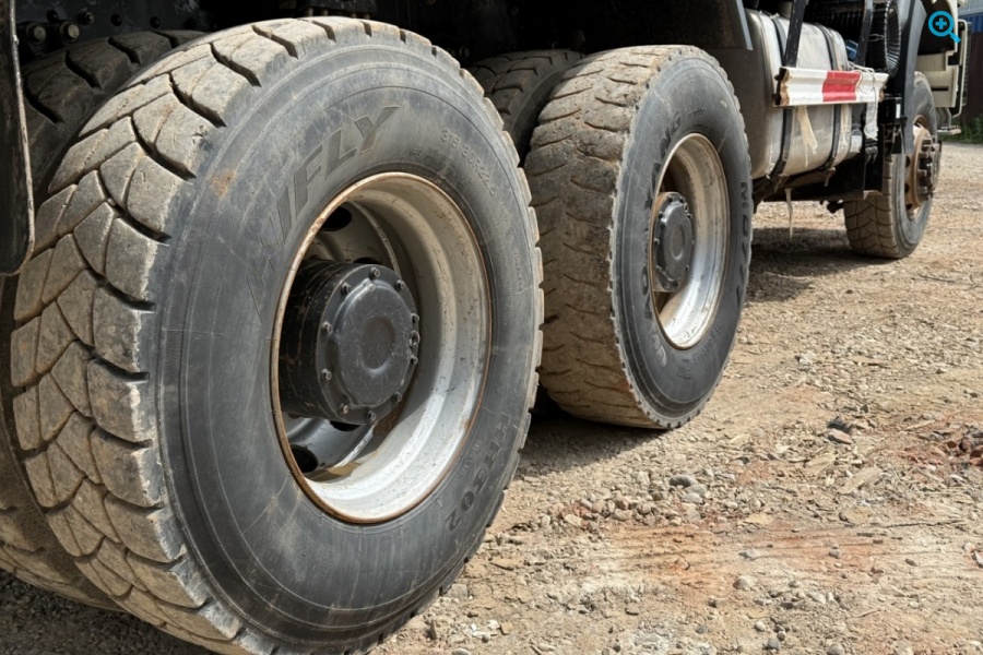 Самосвал FAW J6, год выпуска 2023