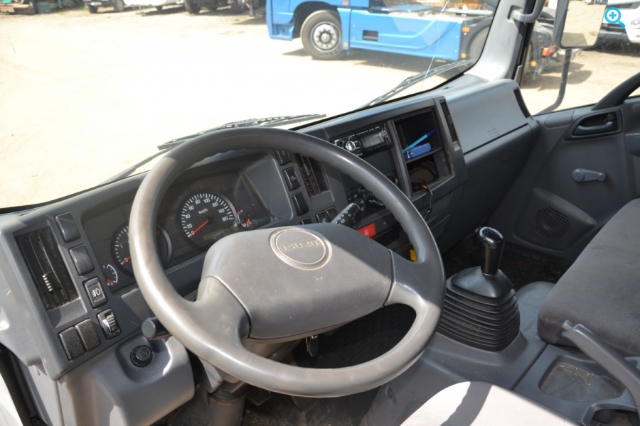 Автомобиль-Фургон (Изотермический с гидробортом, в Птс вписан) ISUZU АФ-4749А0