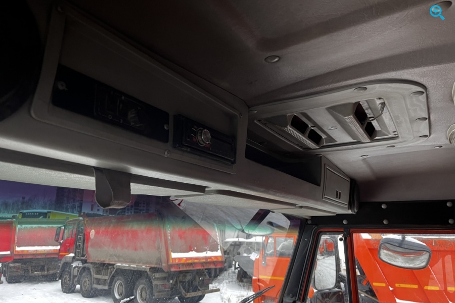 Самосвал Камаз 6520-63
