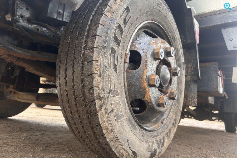 тентованный Mitsubishi FUSO CANTER