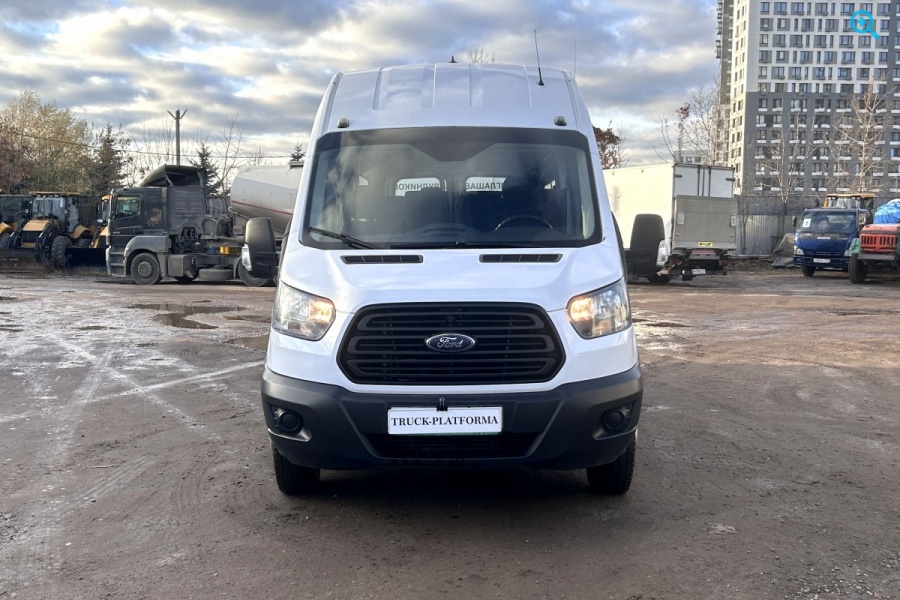 Микроавтобус Ford Transit.
