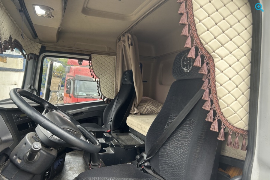 Самосвал SHACMAN SX33186T366 (X3000)