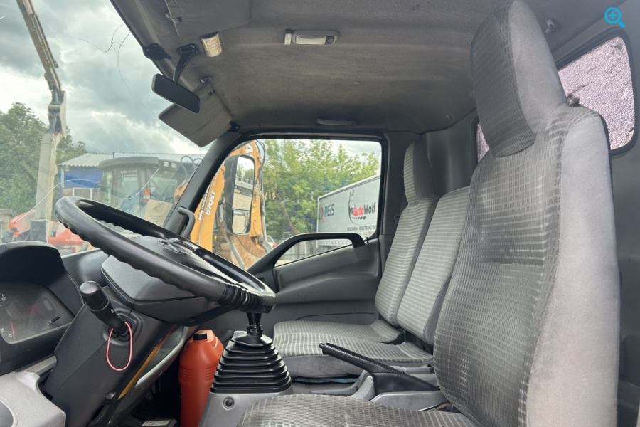 Бортовой (фургон) HINO 300 (27759A). 