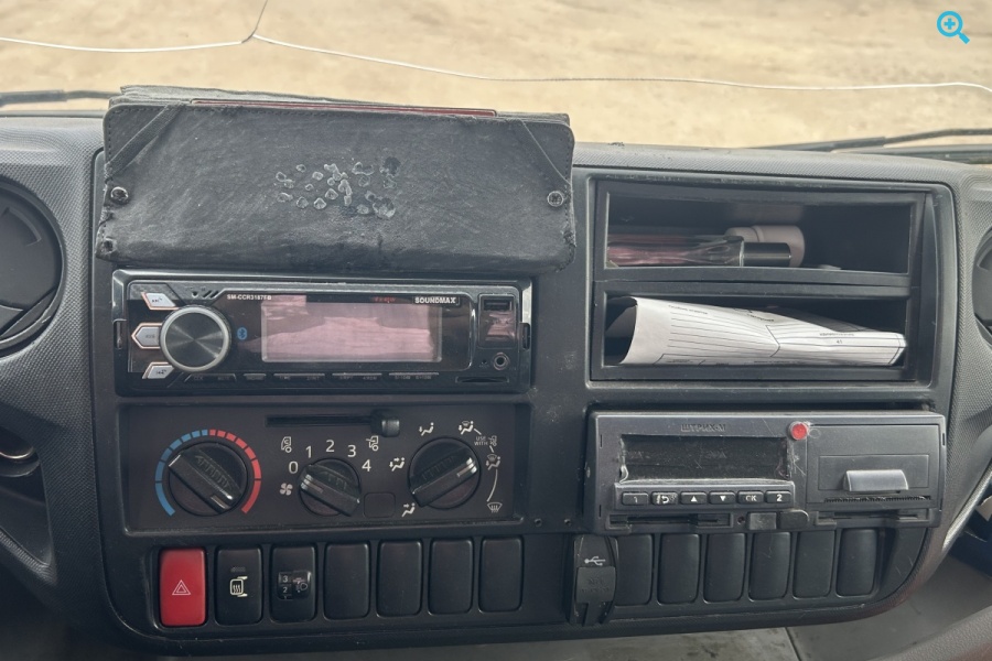 Бортовой (фургон) HINO 300 (27759A). 