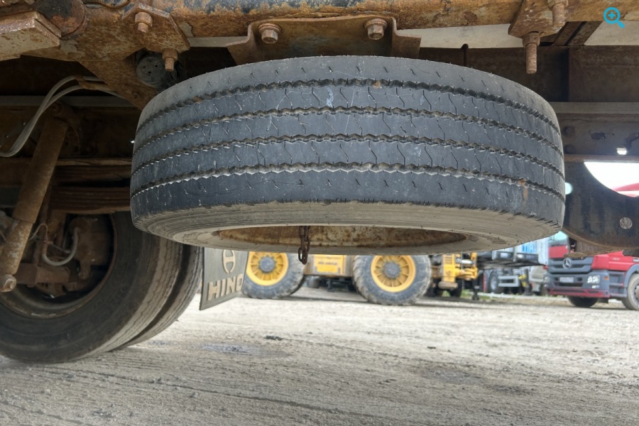 Бортовой (фургон) HINO 300 (27759A). 