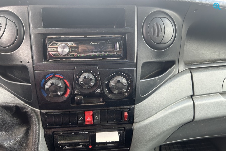 Промтоварный фургон 38440А/IVECO DAILY