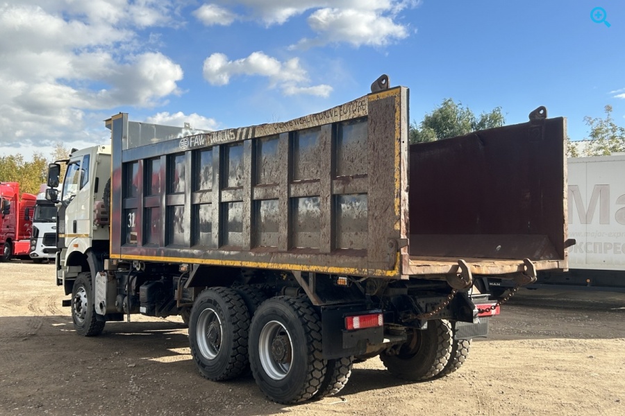 самосвал FAW J6