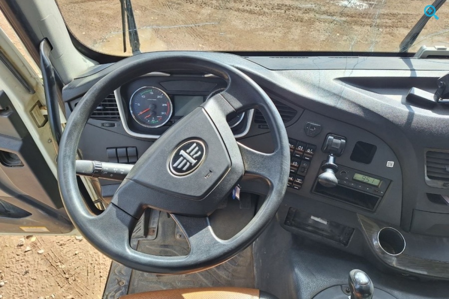 FAW J6