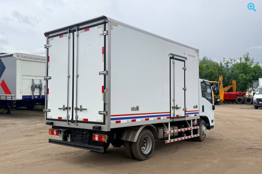 ISUZU ELF REFRIGERATED TRUCK EC7