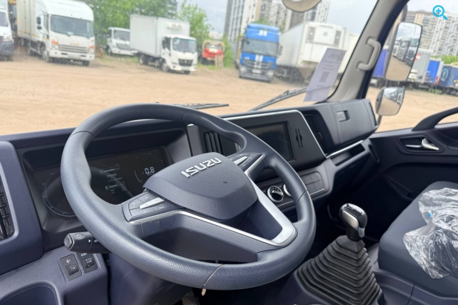 ISUZU ELF REFRIGERATED TRUCK EC7