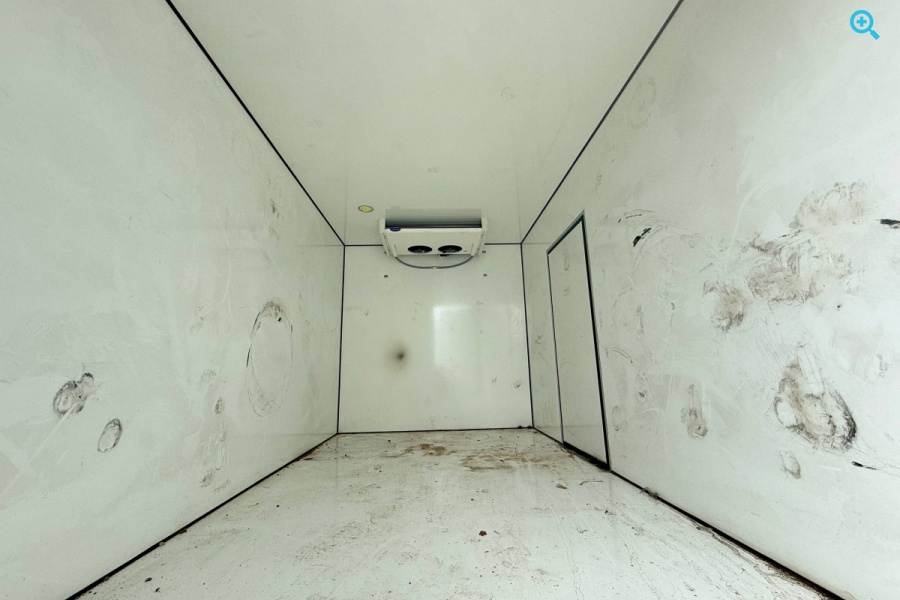 ISUZU ELF REFRIGERATED TRUCK EC7