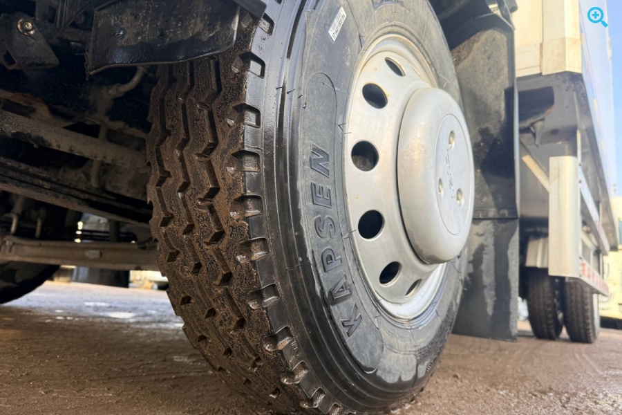 ISUZU ELF REFRIGERATED TRUCK EC7