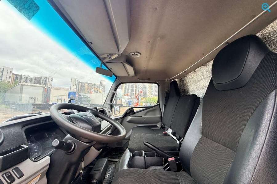 Митсубиси FUSO CANTER