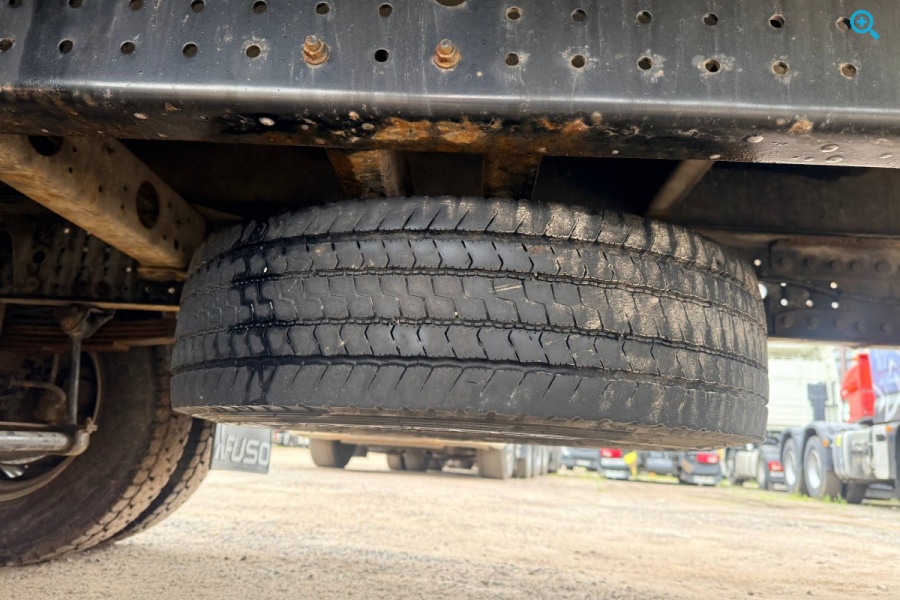 Митсубиси FUSO CANTER