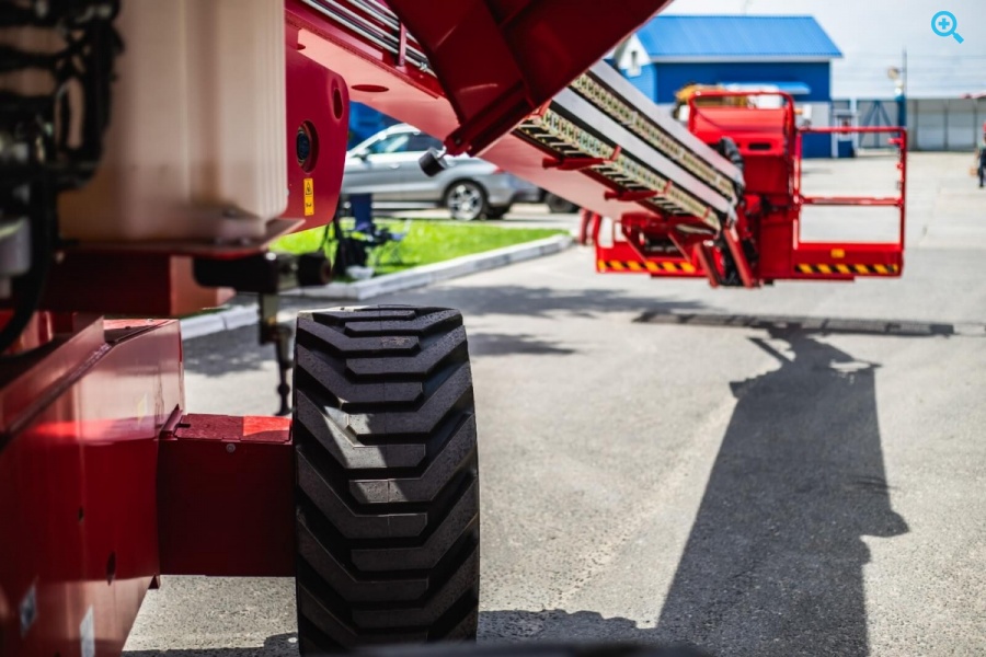 Новый телескопический подъемник LGMG T28J-H