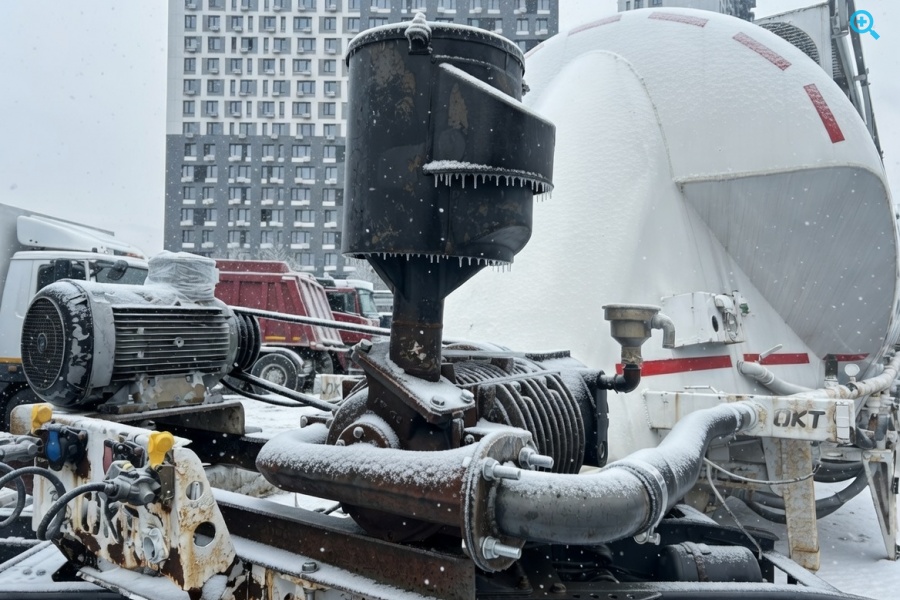 муковоз - комбикормовоз стальной ОКТ ТРЕЙЛЕР ДОРС