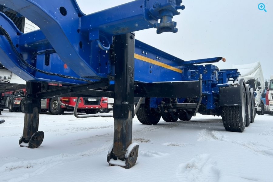 контейнеровоз KRONE SDC27