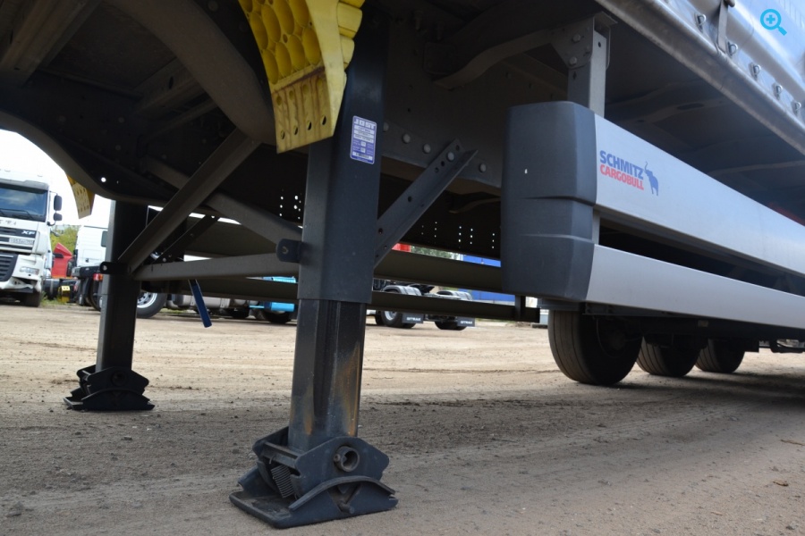 Пoлупpицеп шторный SCНMIТZ Саrgоbull SCВ*S3T