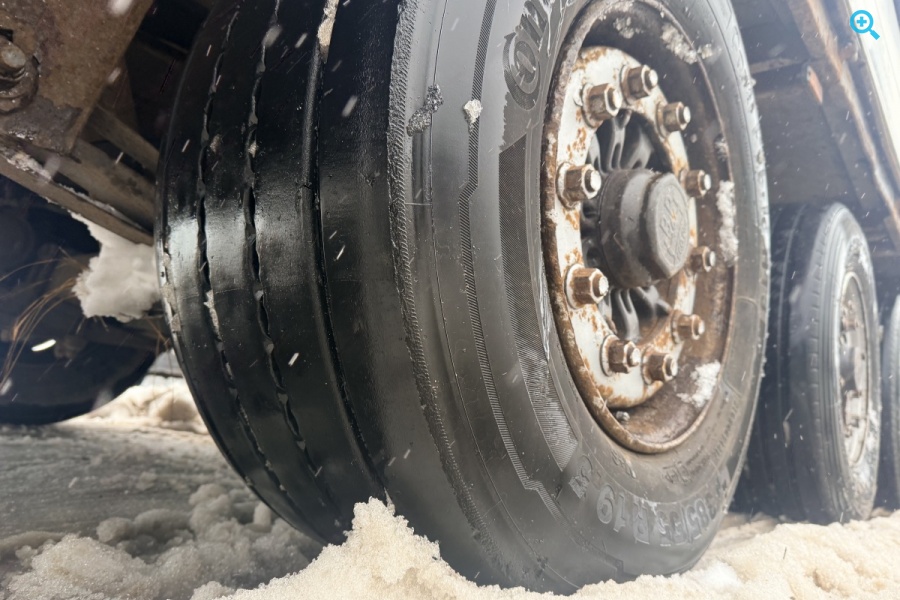 борт-тентованный KRONE SD.