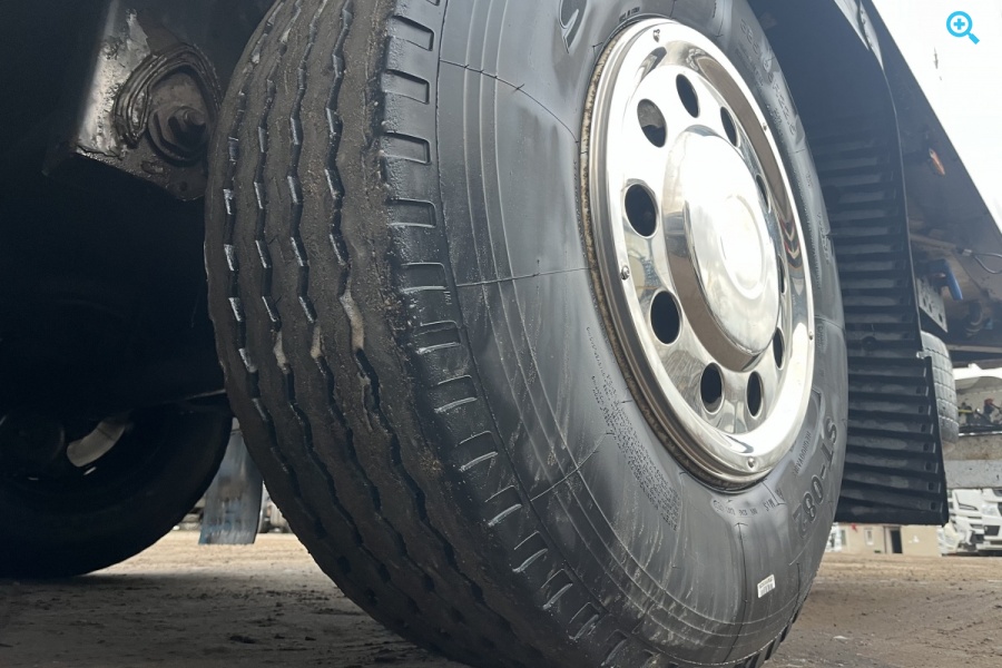 Полуприцеп рефрижератор KRONE SD (мясник). Год выпуска 2012.