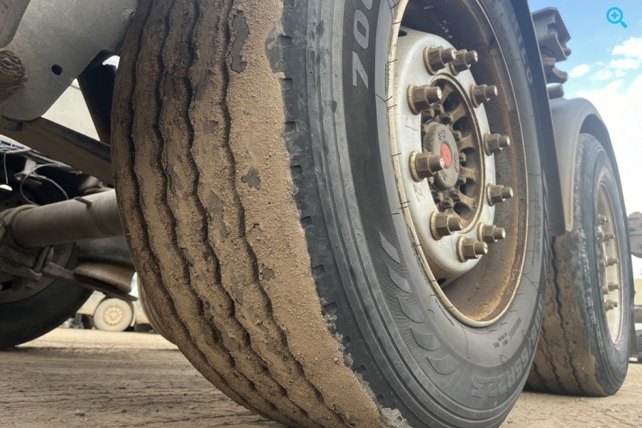 Полуприцеп контейнеровоз SCHMITZ SCF 24 G-45  раздвижной универсальный. 