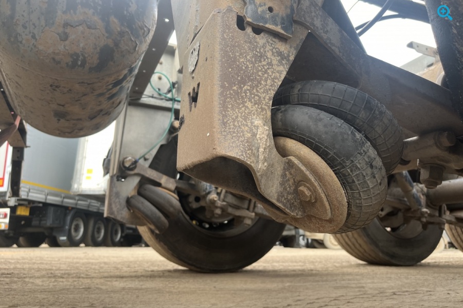 Полуприцеп контейнеровоз SCHMITZ SCF 24 G-45  раздвижной универсальный. 