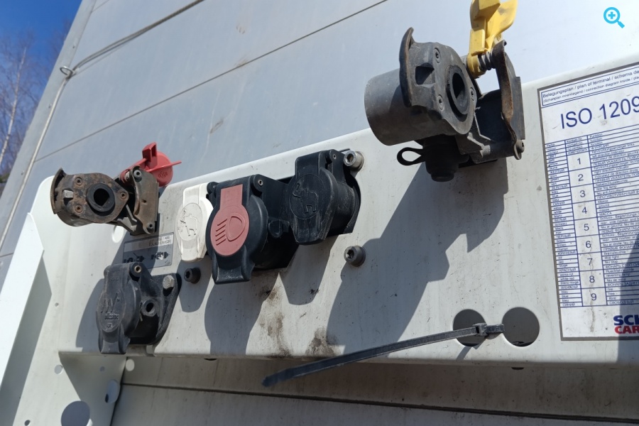 SCHMITZ  CARGOBULL 9084