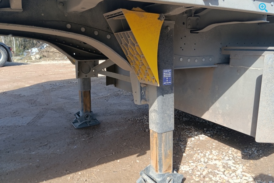 SCHMITZ  CARGOBULL 9084