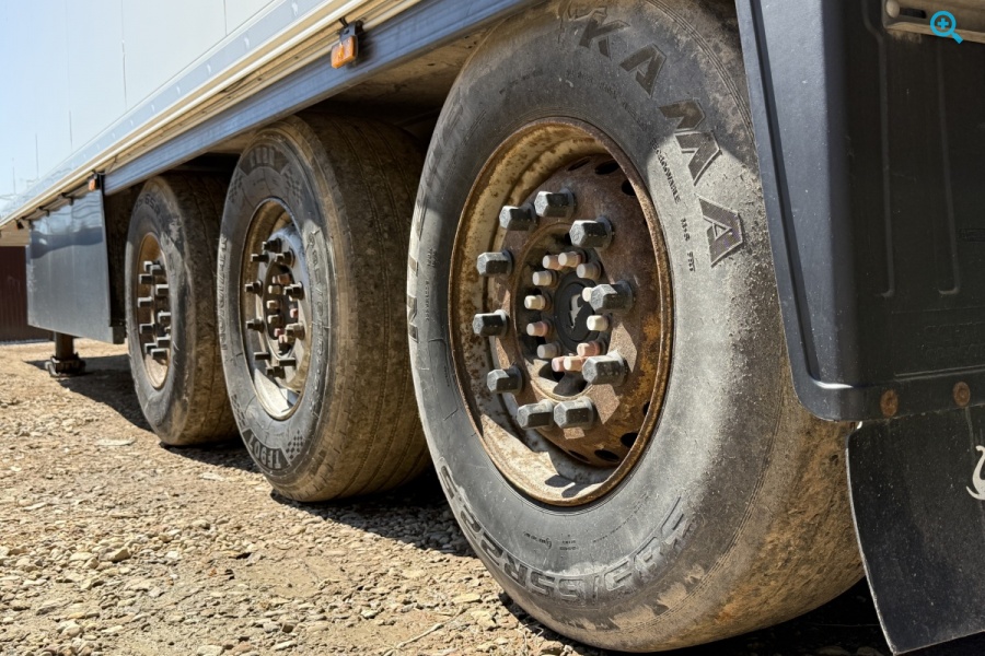 Schmitz Cargobull SKO24