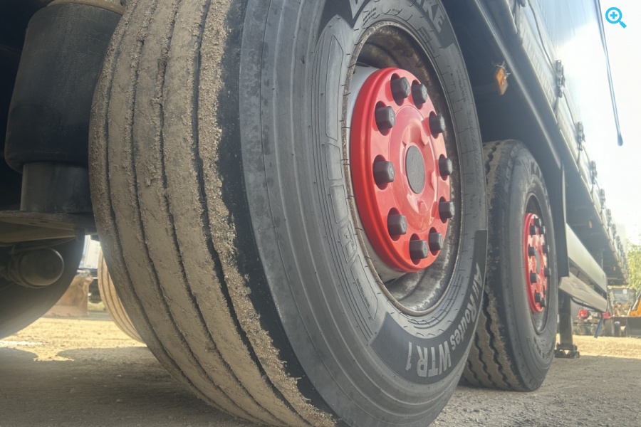  Шторный SCHMITZ CARGOBULL.