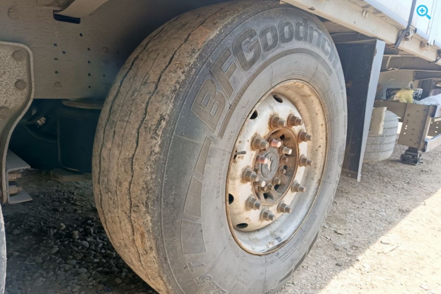 SCHMITZ CARGOBULL 9084