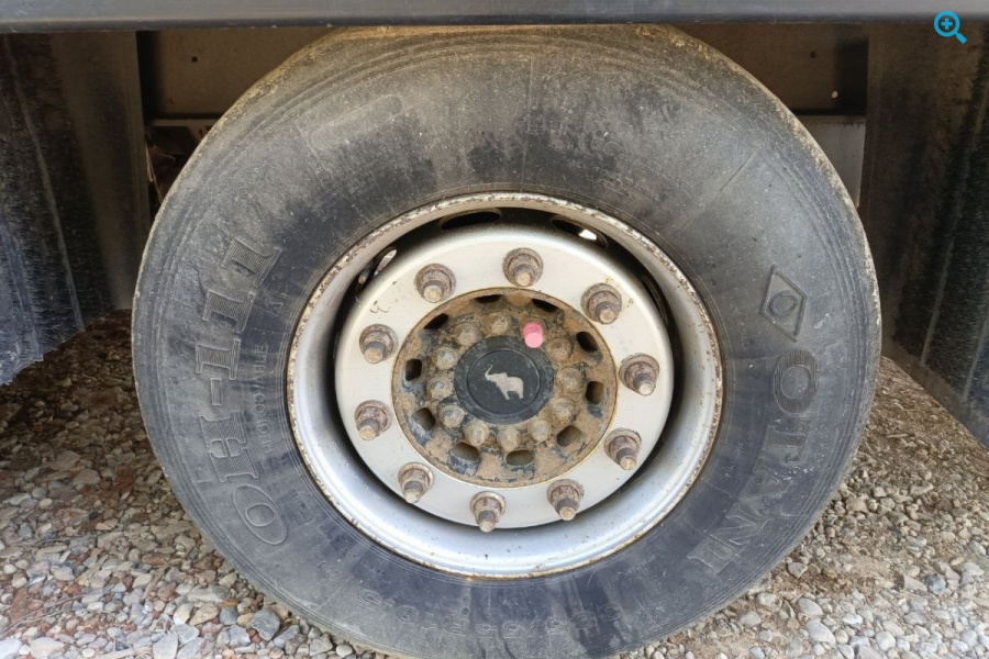 SCHMITZ CARGOBULL 9084