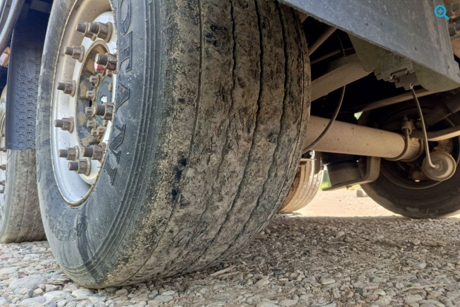 SCHMITZ CARGOBULL 9084