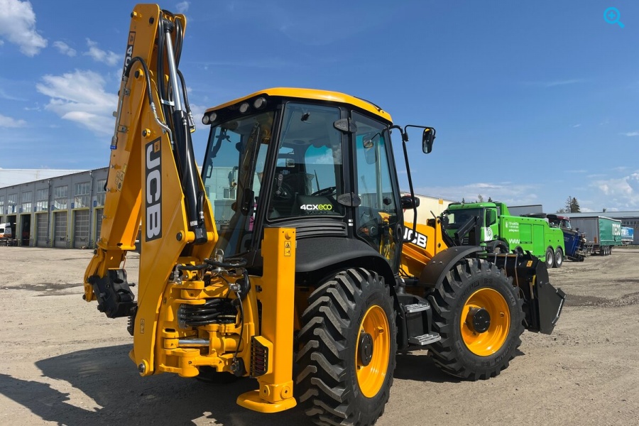 JCB 4СХ ECO на джойстике