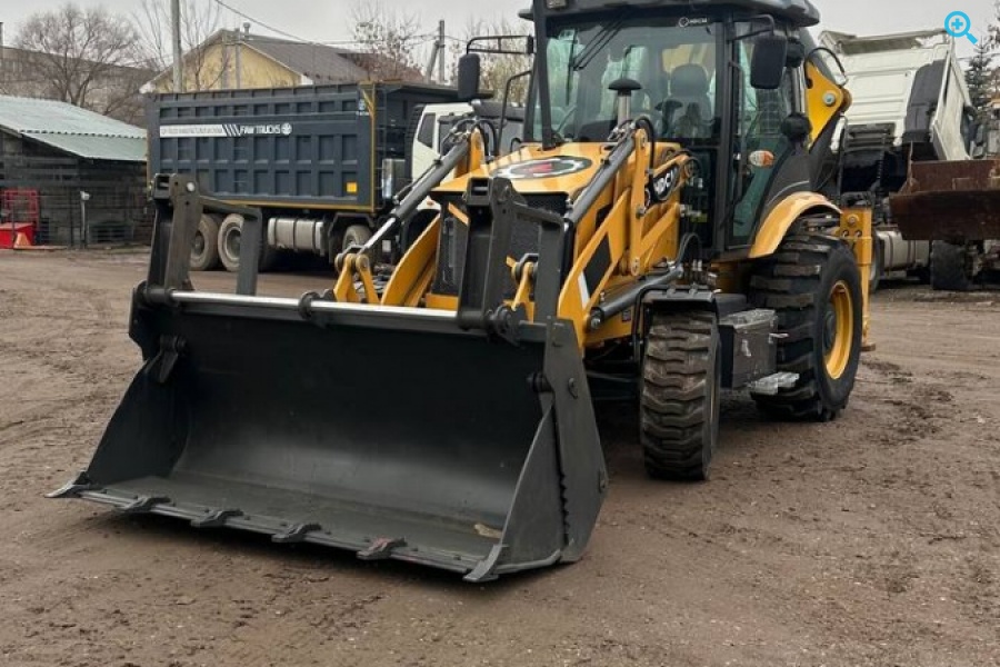 Экскаватор-погрузчик HDCM 3TX.